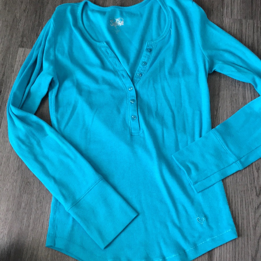 Girl’s long sleeve top 😊